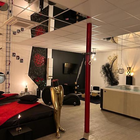 L'Escapade Sensuelle - La Love Room D'Эперне Экстерьер фото